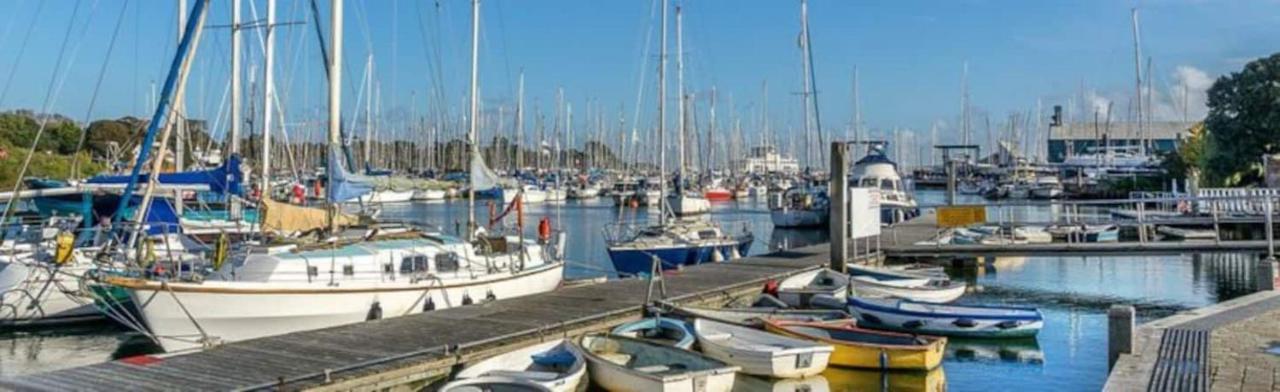 Large Modern Self Contained Apartment In Lymington Extérieur photo
